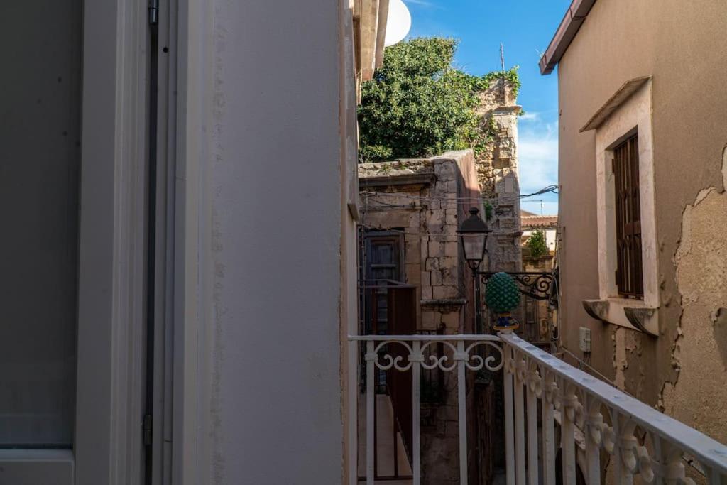 Casa Charm Rosaapartmentsortigia Syracuse Exterior photo
